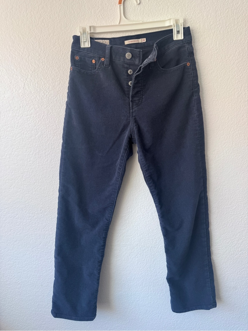 Levi’s Wedgie Straight Fit Corduroy Women's Pants